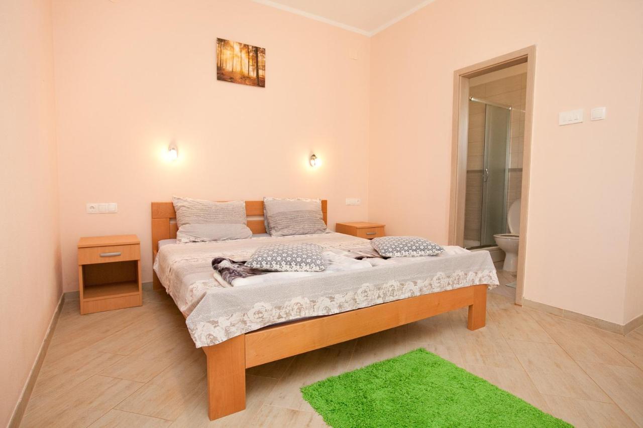 Apartmani Lea スタリグラード エクステリア 写真