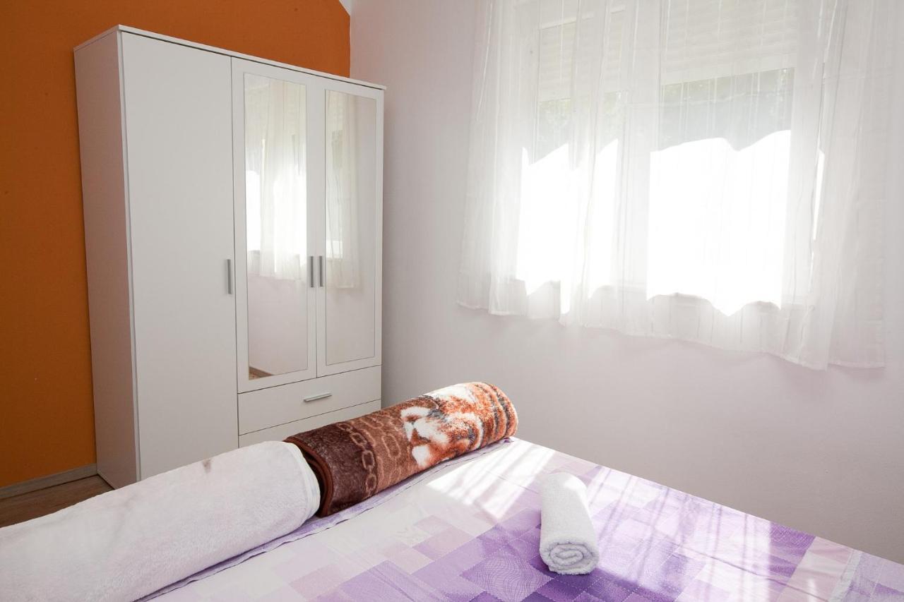 Apartmani Lea スタリグラード エクステリア 写真