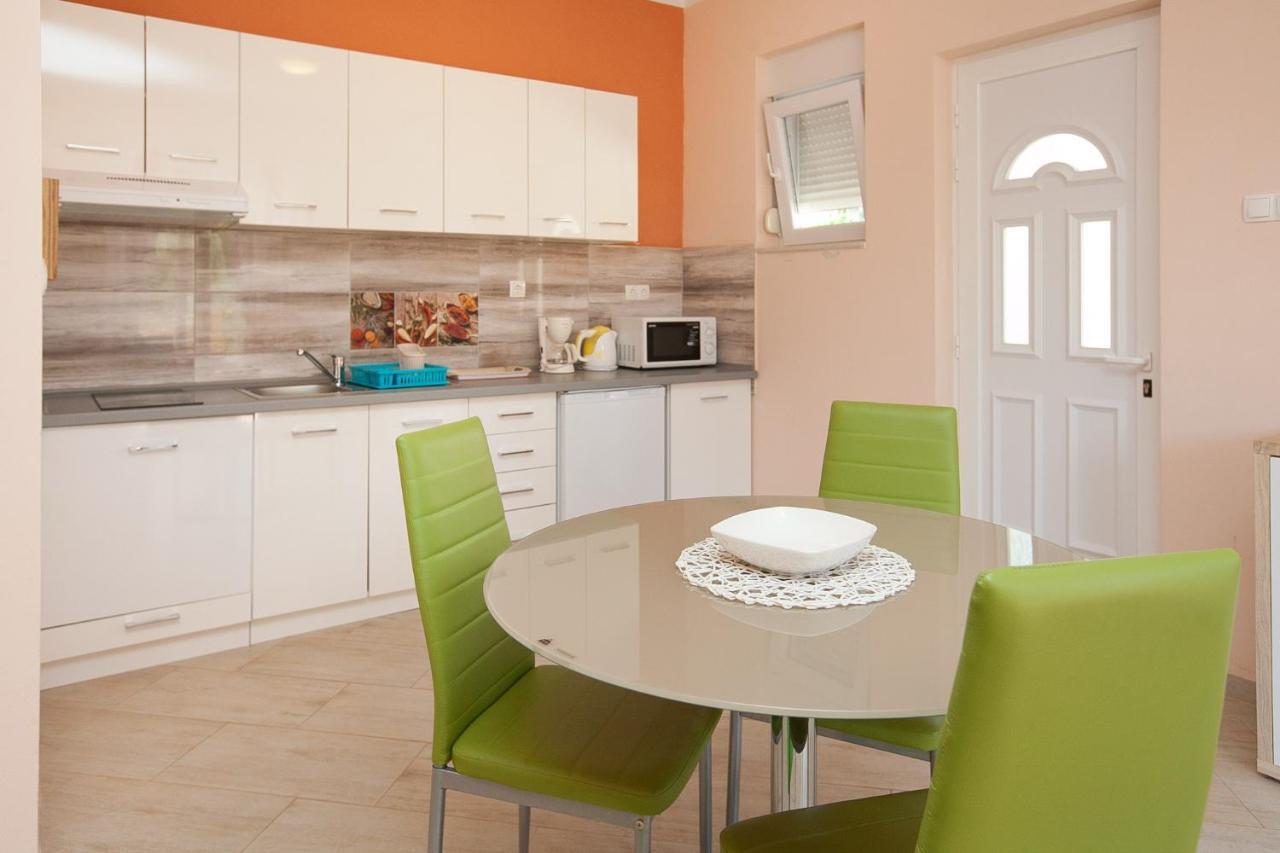 Apartmani Lea スタリグラード エクステリア 写真