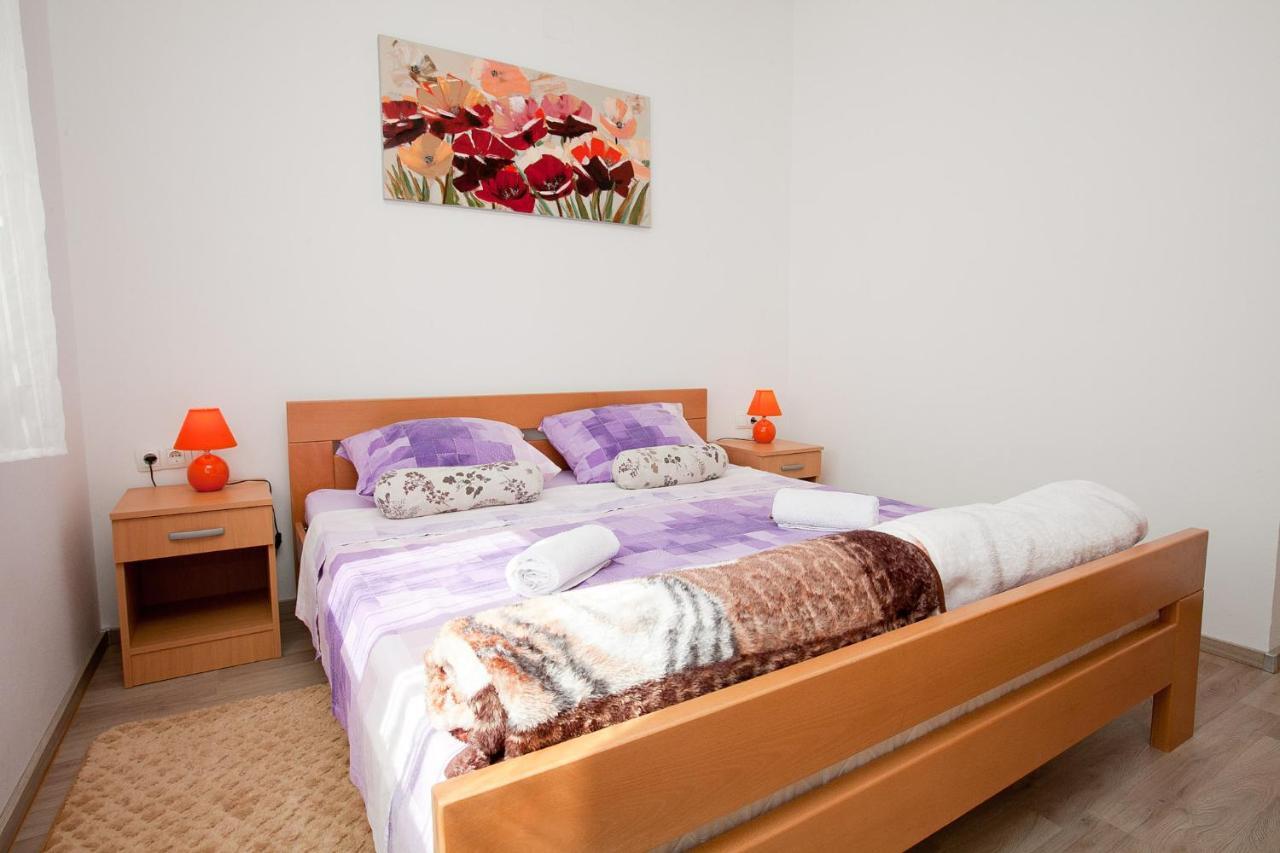 Apartmani Lea スタリグラード エクステリア 写真