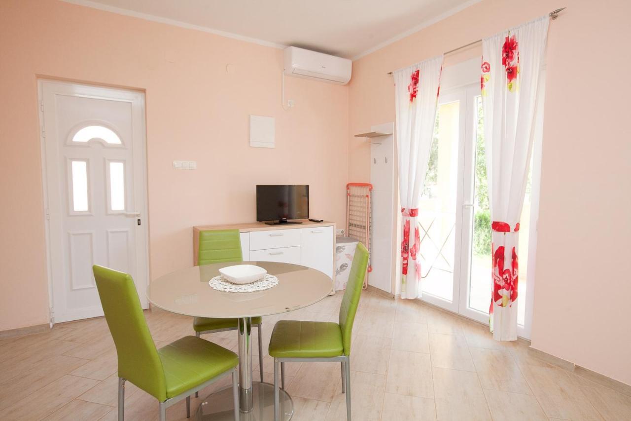 Apartmani Lea スタリグラード エクステリア 写真