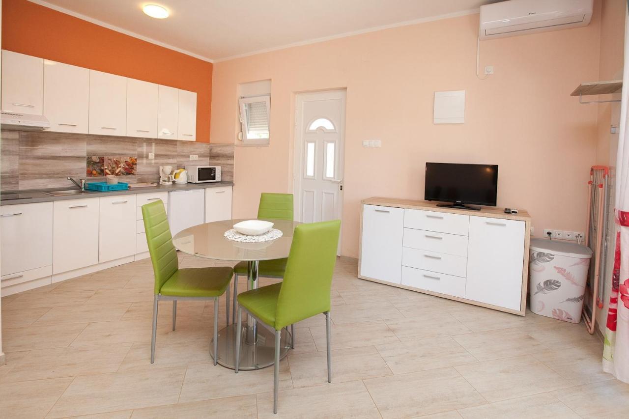 Apartmani Lea スタリグラード エクステリア 写真